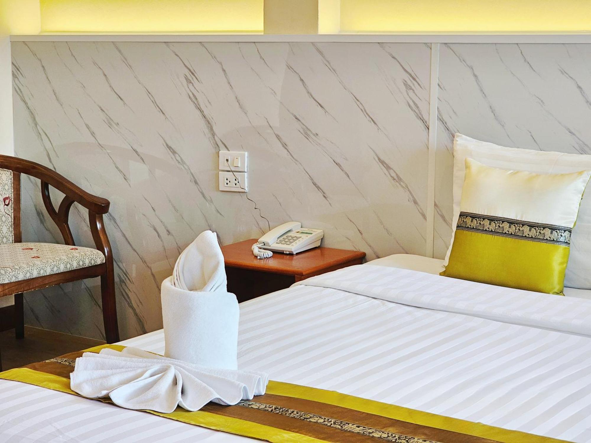 Phaithong Sotel Resort Chalong Dış mekan fotoğraf